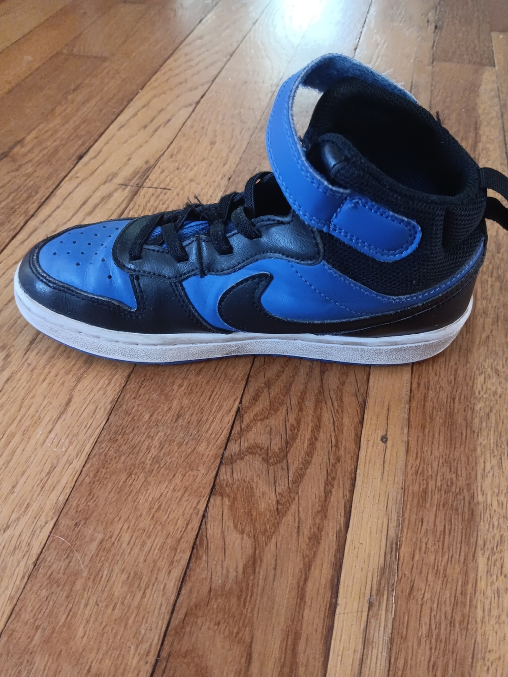 Nike Kids High-Top Sneakers in Royal Blue and Black - Picture 7 of 15